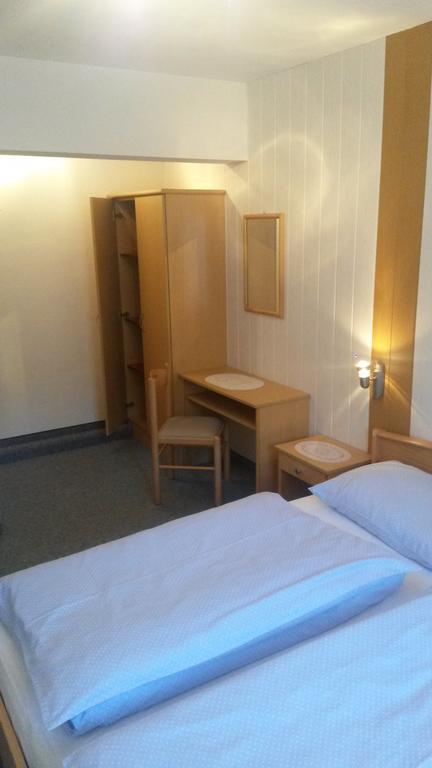 Ferienwohnung Haus Mary Russbach am Pass Gschütt Exterior foto