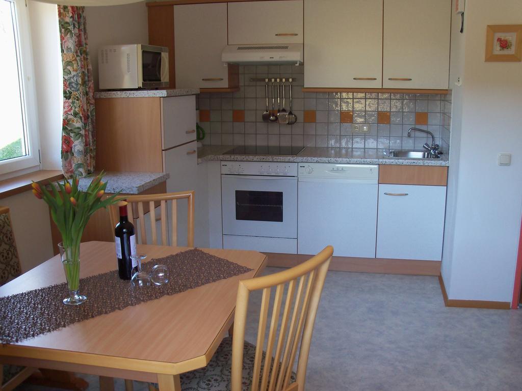 Ferienwohnung Haus Mary Russbach am Pass Gschütt Exterior foto