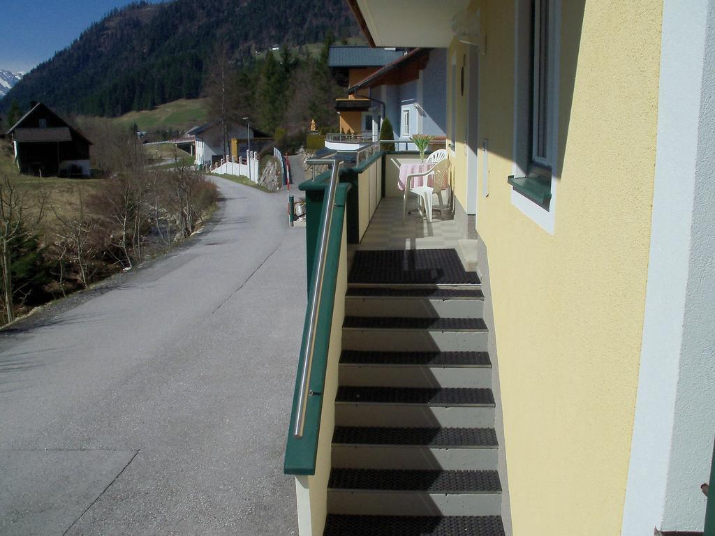 Ferienwohnung Haus Mary Russbach am Pass Gschütt Exterior foto